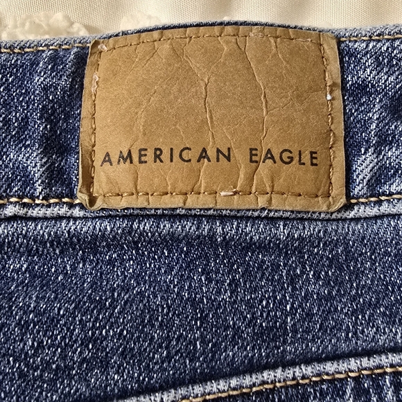 ✨SOLD✨Size 12 American Eagle Classic Blue Mom Jeans - Picture 15 of 16
